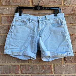Gap light wash Jean shorts 3”